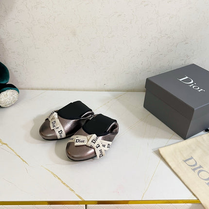 DIOR 26S BOW BALLET FLATS IN TAUPE METALLIC CALFSKIN