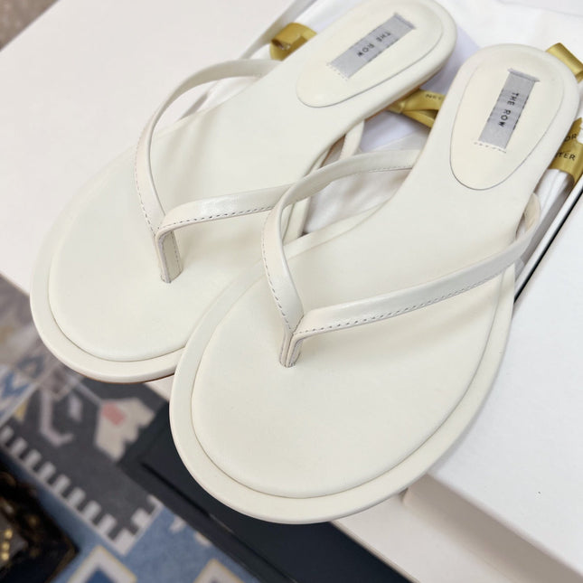 THE ROW 26S THONG SANDALS IN WHITE CALFSKIN