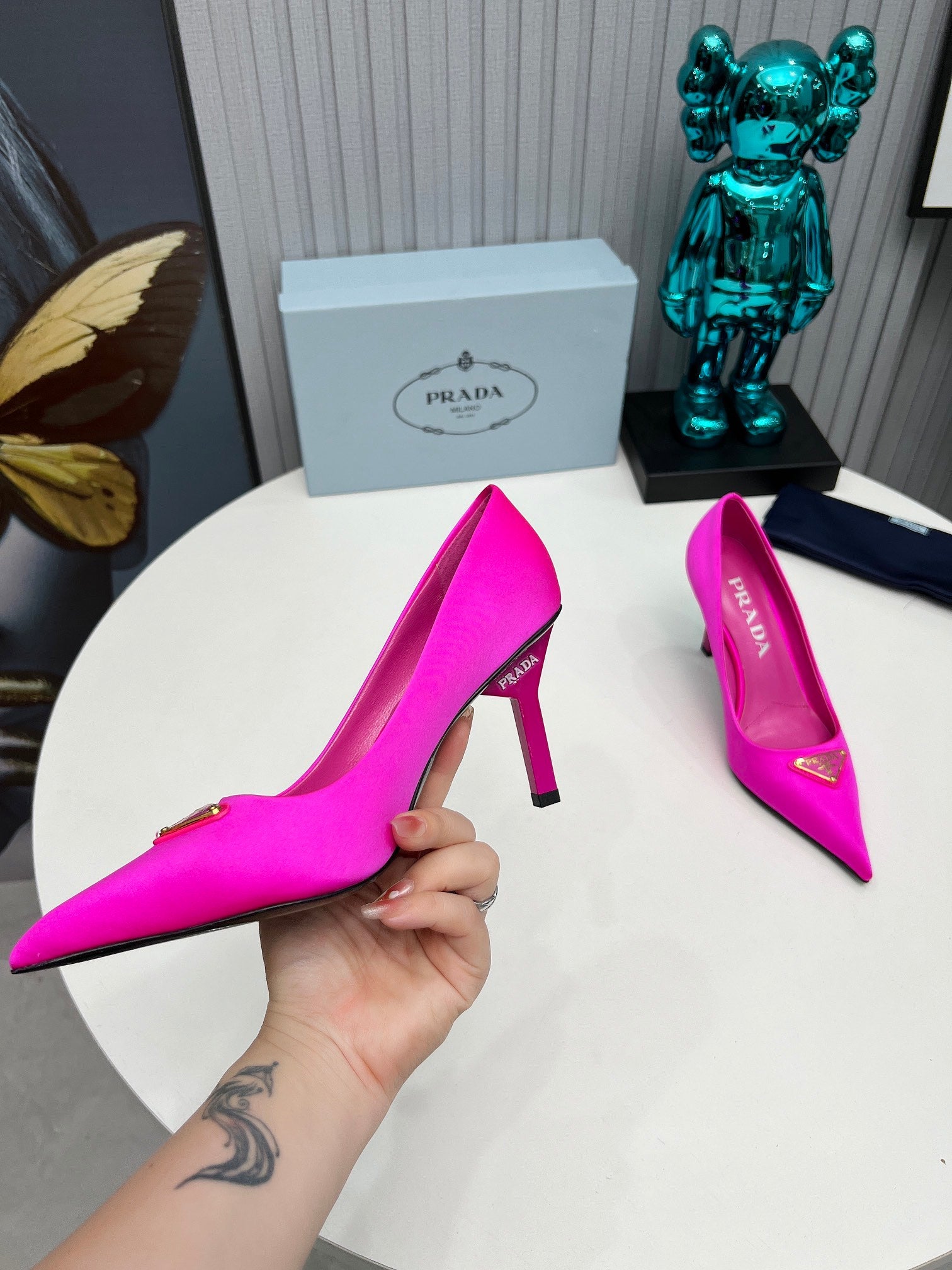 PRADA 26S POINTED TOE PUMPS STILETTO HEEL 80MM IN FUCHSIA PINK SATIN