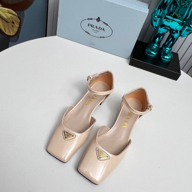 PRADA 26S ANKLE STRAP PUMPS 40MM IN NUDE BEIGE PATENT CALFSKIN TRIANGLE LOGO