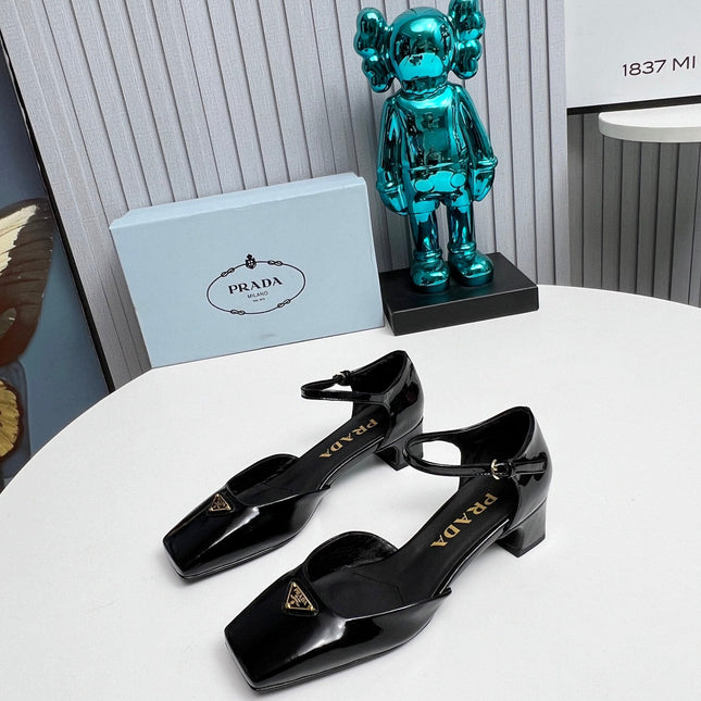 PRADA 26S ANKLE STRAP PUMPS 40MM IN BLACK PATENT CALFSKIN TRIANGLE LOGO