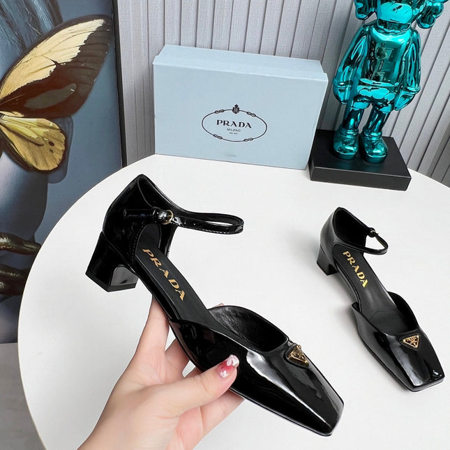 PRADA 26S ANKLE STRAP PUMPS 40MM IN BLACK PATENT CALFSKIN TRIANGLE LOGO