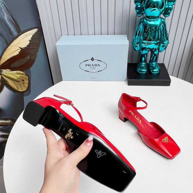 PRADA 26S ANKLE STRAP PUMPS 40MM IN RED PATENT CALFSKIN TRIANGLE LOGO