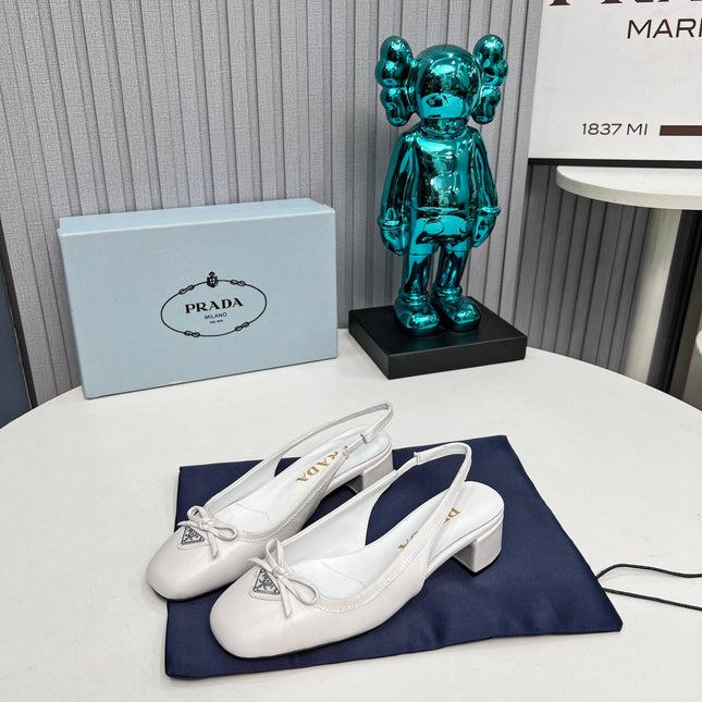 PRADA 26S ROUND TOE SLINGBACK PUMPS 40MM IN WHITE CALFSKIN WITH BOW