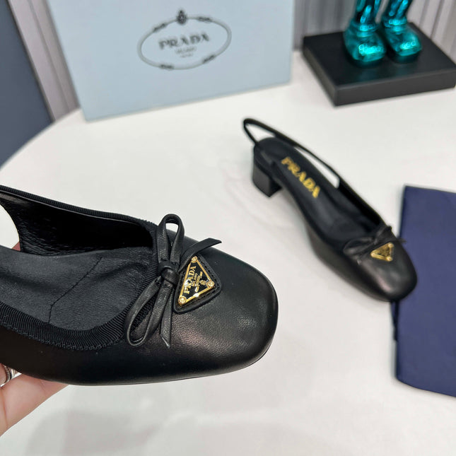 PRADA 26S ROUND TOE SLINGBACK PUMPS 40MM IN BLACK CALFSKIN WITH BOW
