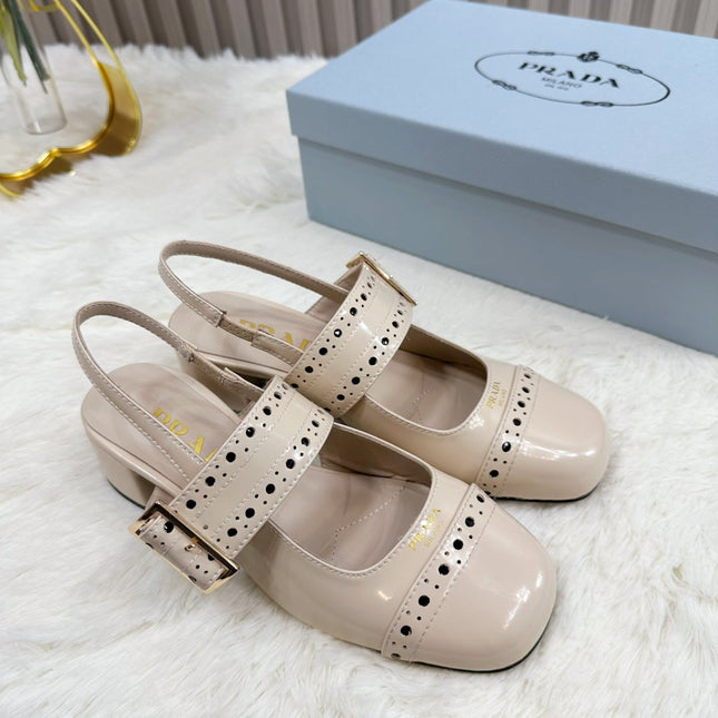 PRADA 26S SQUARE TOE STUDDED SLINGBACK BLOCK HEEL 40MM IN BEIGE PATENT CALFSKIN