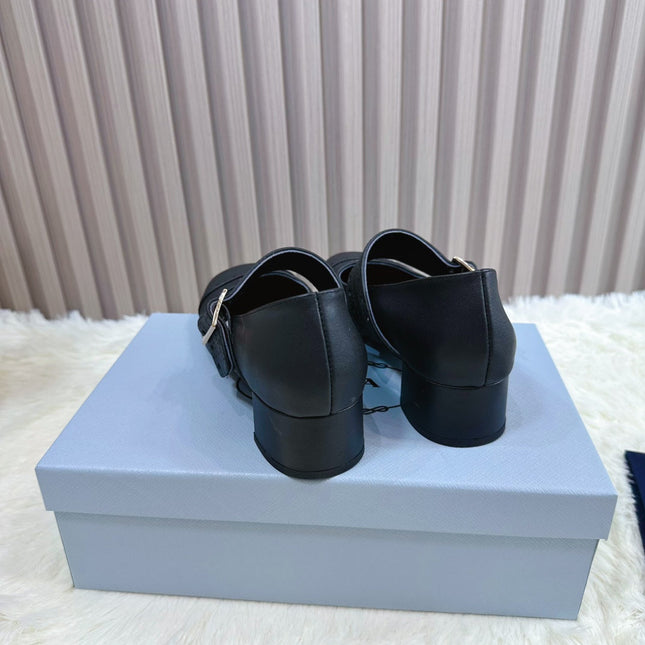 PRADA 26S ROUND TOE MARY JANE 40MM IN BLACK CALFSKIN WITH STUD DETAIL