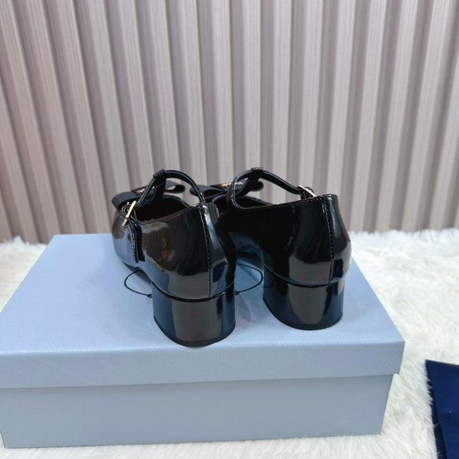 PRADA 26S T-STRAP MARY JANE PUMPS 40MM IN BLACK PATENT CALFSKIN WITH BOW