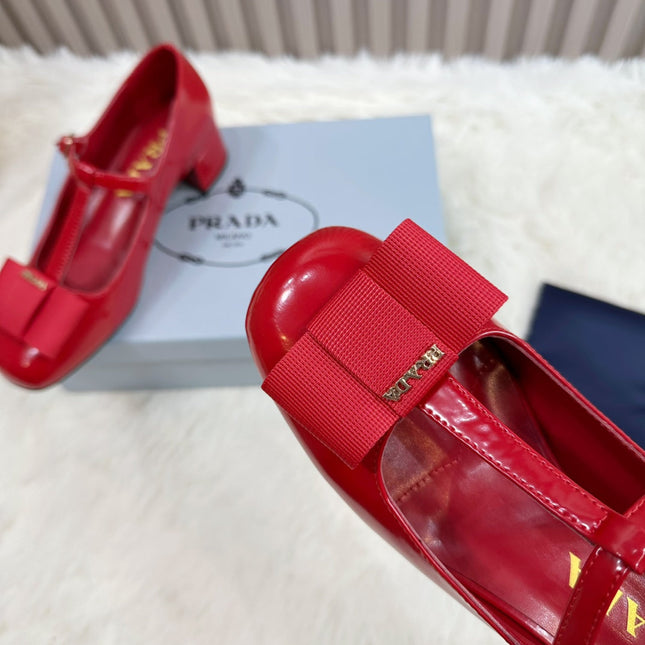 PRADA 26S T-STRAP MARY JANE PUMPS 40MM IN RED PATENT CALFSKIN WITH BOW