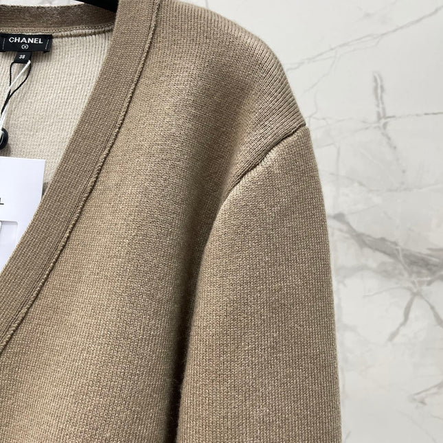 CHANEL 26S V-NECK CARDIGAN 1547