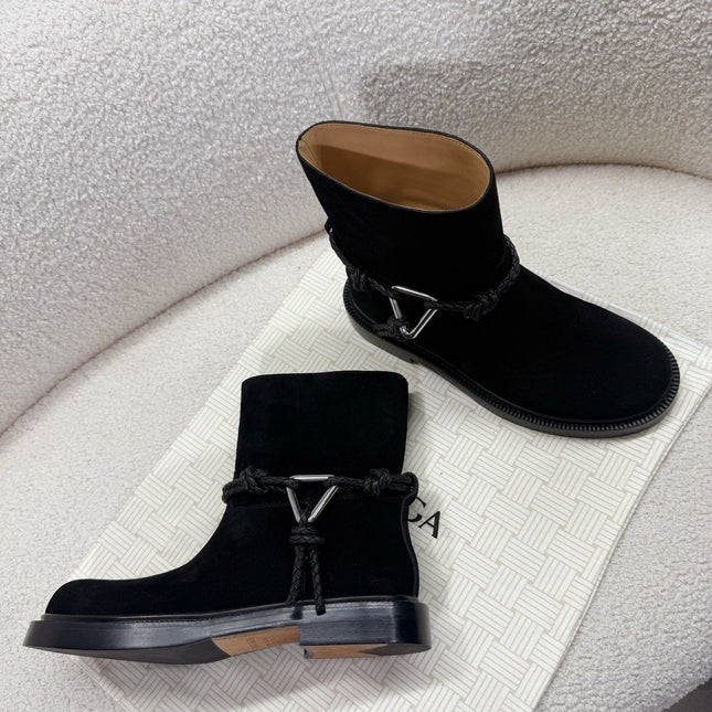 BOTTEGA VENETA 26S ANKLE BOOTS IN BLACK SUEDE WITH ROPE DETAIL