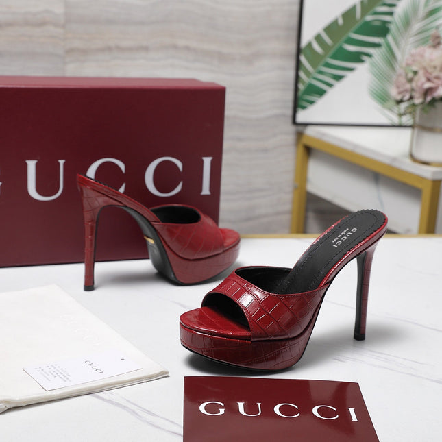 GUCCI 26S HEELED SLIDE SANDALS 120MM IN DARK RED CROCODILE EMBOSSED PATENT CALFSKIN