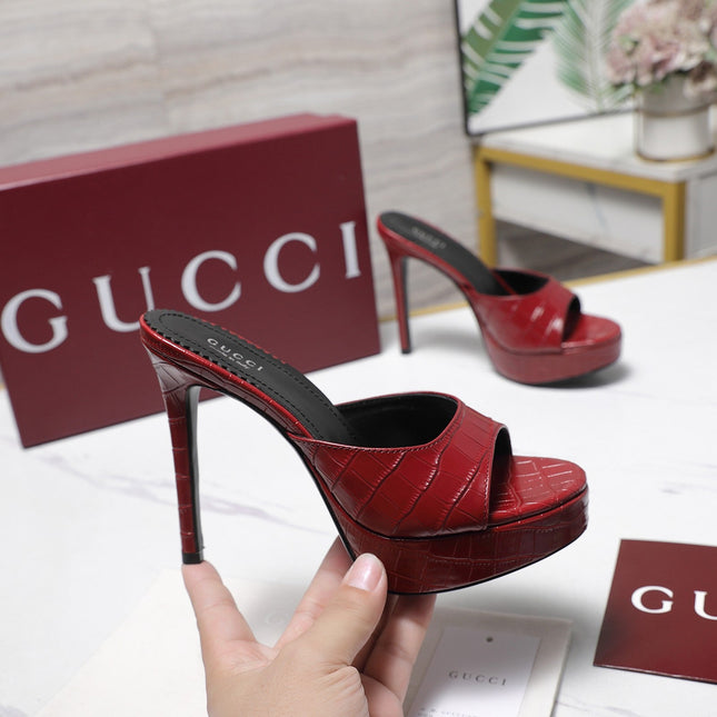 GUCCI 26S HEELED SLIDE SANDALS 120MM IN DARK RED CROCODILE EMBOSSED PATENT CALFSKIN