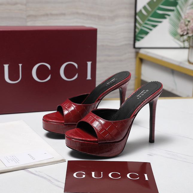 GUCCI 26S HEELED SLIDE SANDALS 120MM IN DARK RED CROCODILE EMBOSSED PATENT CALFSKIN