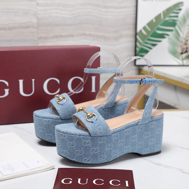 GUCCI 26S WEDGE SANDALS 80 MM IN LIGHT BLUE GG DENIM GOLD HARDWARE