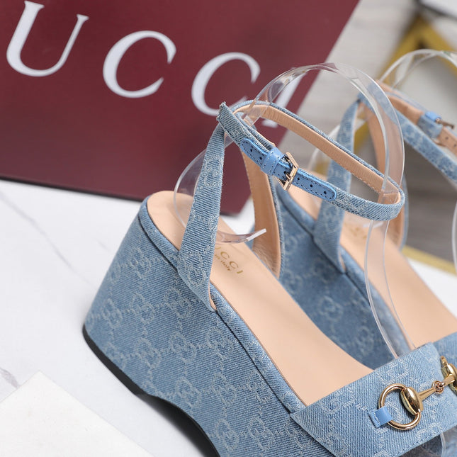 GUCCI 26S WEDGE SANDALS 80 MM IN LIGHT BLUE GG DENIM GOLD HARDWARE