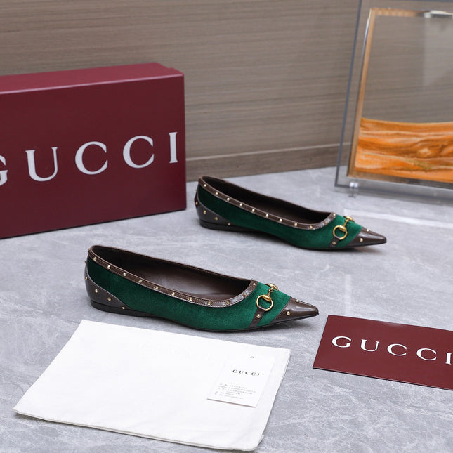 GUCCI 26S SAVOY BALLERINA FLATS IN EMERALD GREEN VELVET AND CALFSKIN WITH STUDDED TRIM