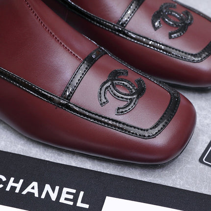 CHANEL 26S ANKLE BOOTS IN BURGUNDY CALFSKIN WITH BLACK PATENT LEATHER TRIM AND CC LOGO ON TOE CAP