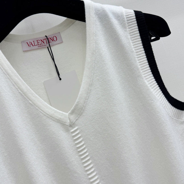 VALENTINO 26S SLEEVELESS V-NECK KNIT TOP 435
