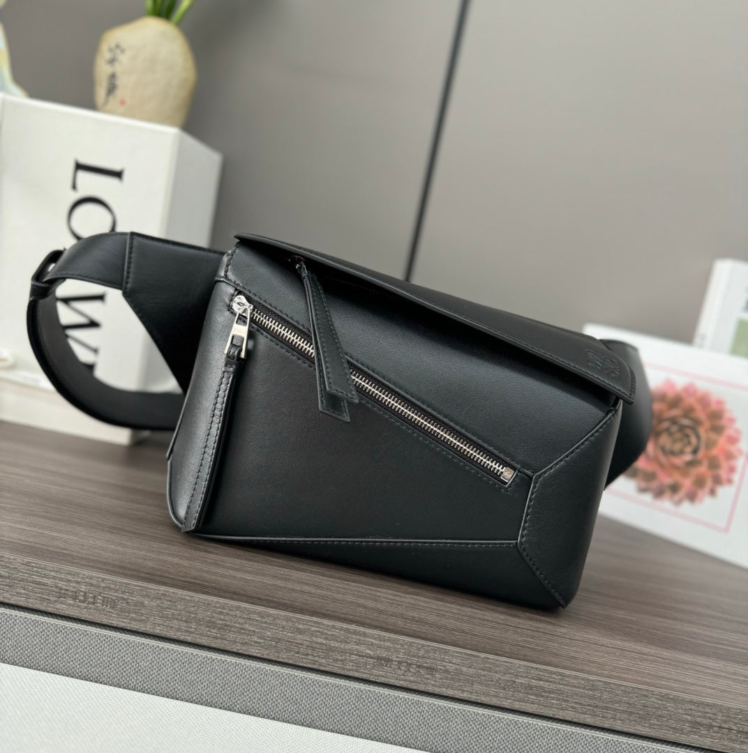 LOEWE 26S PUZZLE EDGE MEDIUM BAG 24 IN BLACK CALFSKIN