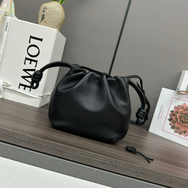 LOE 23 FLAMENCO PURSE BUCKET IN BLACK LAMBSKIN