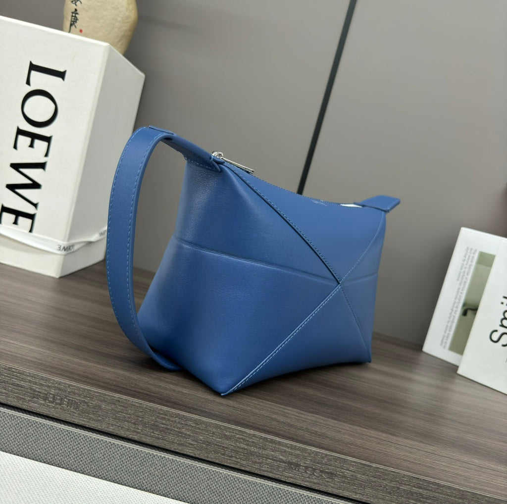 PUZZLE FOLD WASH 22 BAG IN ROYAL BLUE SHINY CALFSKIN