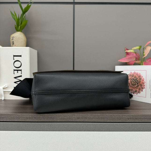 LOEWE 26S FLAMENCO SATCHE 20 IN BLACK CALFSKIN