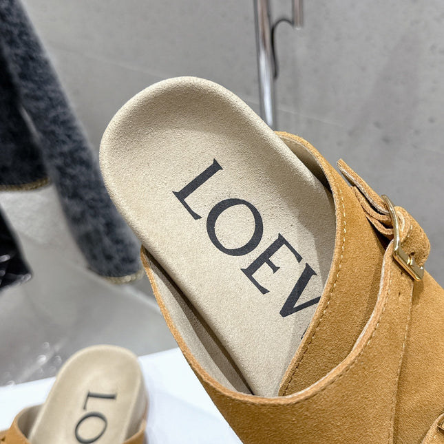 LOEWE 26S EASE SLIDE IN CAMEL BROWN SUEDE