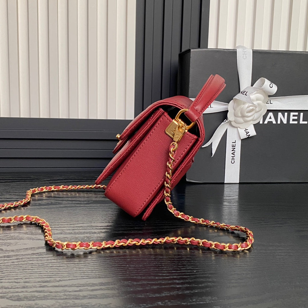 RETRO STYLE FLAP BAG 19 IN STILETTO RED GRAINED CALFSKIN GOLD HARDWARE