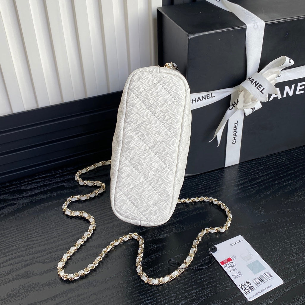 HOBO BAG 21 IN WHITE GRAINED CALFSKIN GOLD HARDWARE
