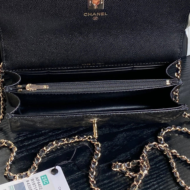 25C FLAP BAG 18 IN BLACK SHINY GRAINED CALFSKIN GOLD HARDWARE