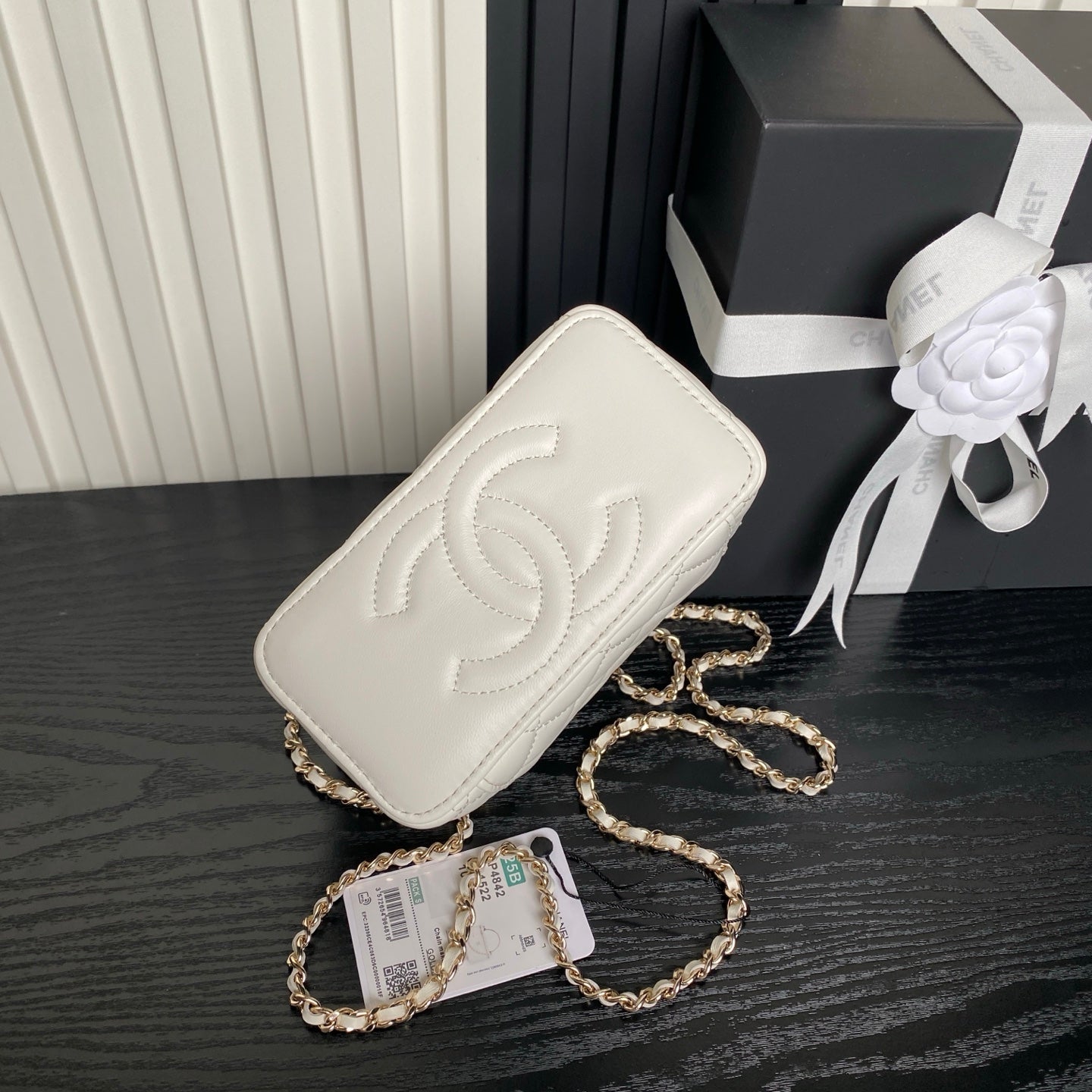 CHANEL 25S VANITY CASE 17 IN IVORY LAMBSKIN GOLD HARDWARE