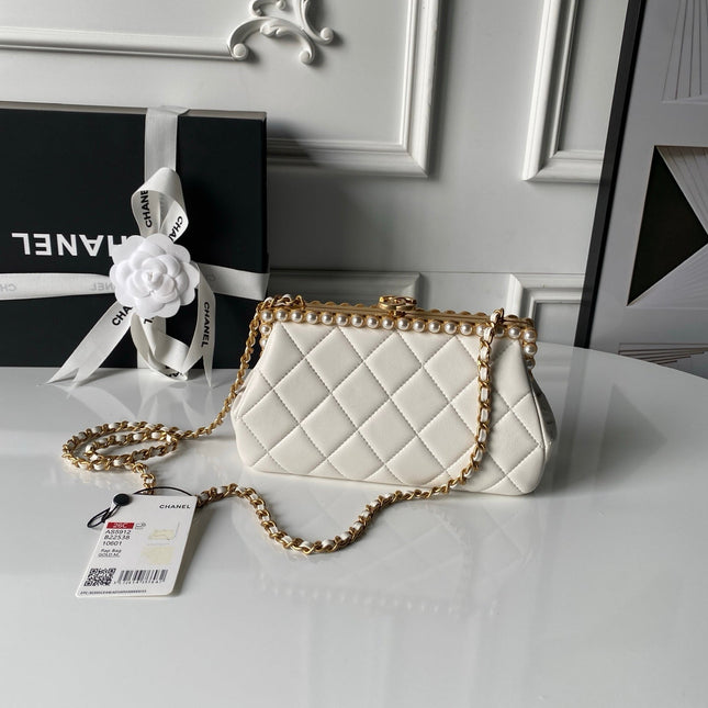 CHANEL 26S CROSSBODY BAG 20 IN WHITE LAMBSKIN