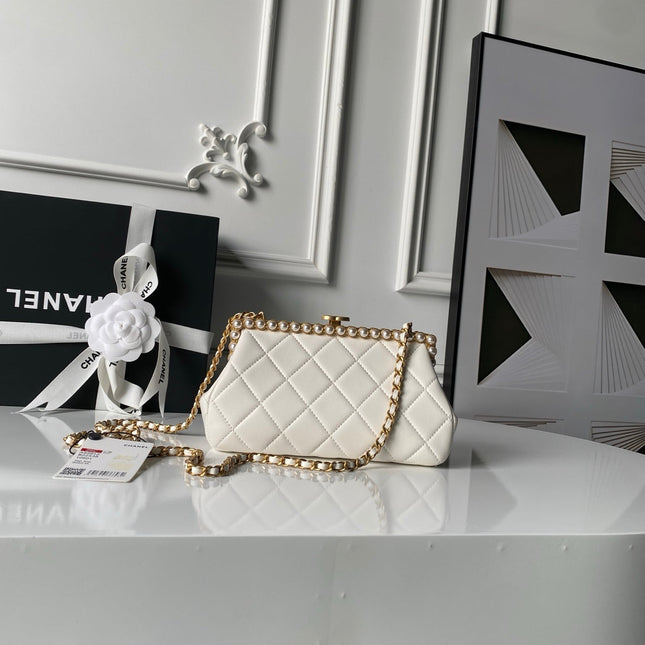 CHANEL 26S CROSSBODY BAG 20 IN WHITE LAMBSKIN