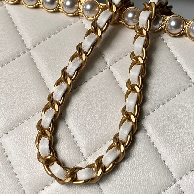 CHANEL 26S CROSSBODY BAG 20 IN WHITE LAMBSKIN