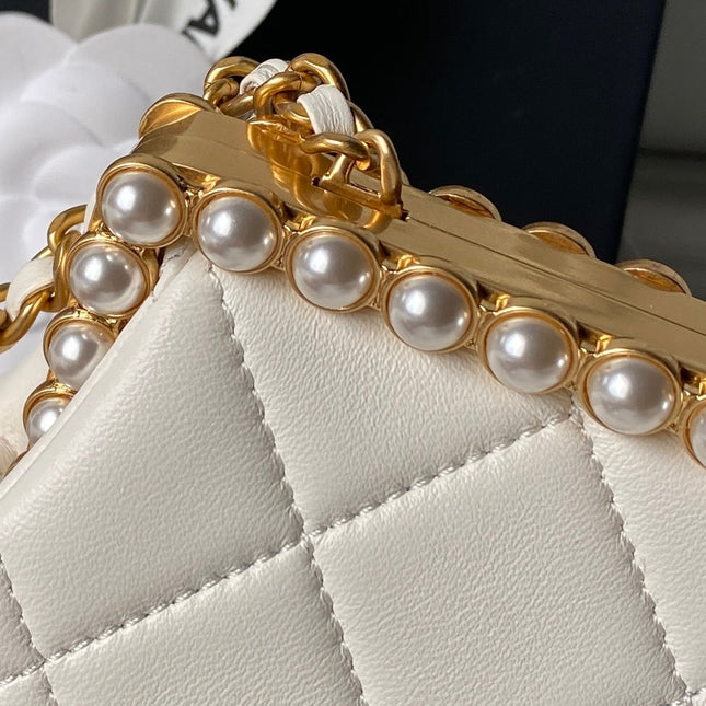 CHANEL 26S CROSSBODY BAG 20 IN WHITE LAMBSKIN