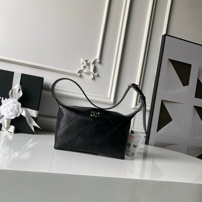 CHANEL 26S HOBO BAG 23 IN BLACK LAMBSKIN