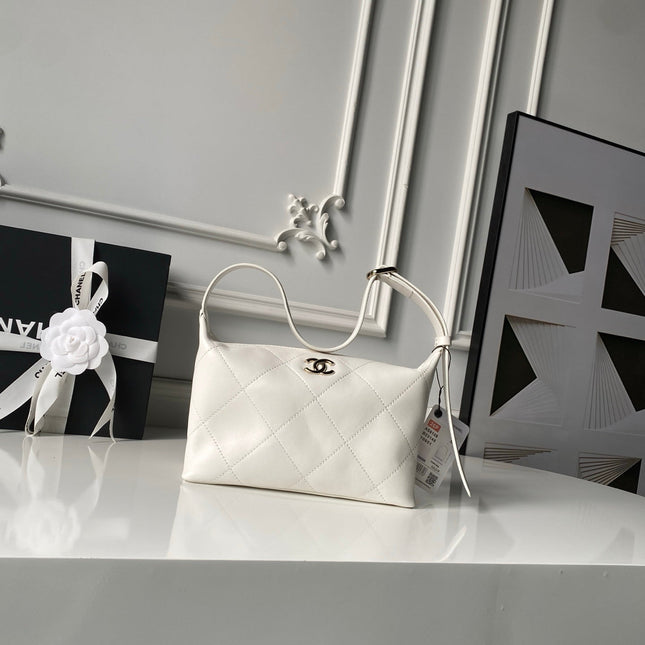CHANEL 26S HOBO BAG 23 IN WHITE LAMBSKIN
