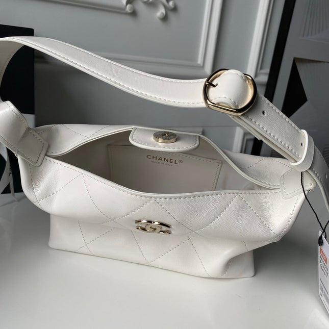 CHANEL 26S HOBO BAG 23 IN WHITE LAMBSKIN
