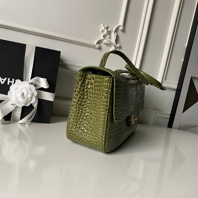 CHANEL 26S CC LOGO SHOULDER BAG 32 IN OLIVE GREEN CROCODILE-EMBOSSED CALFSKIN GOLD HARDWARE