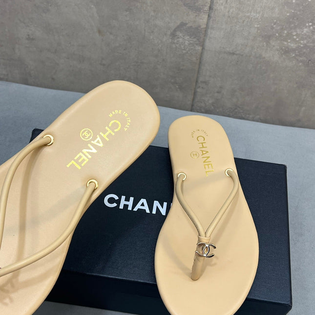 CHANEL 26S FLIP FLOPS IN BEIGE CALFSKIN CC LOGO