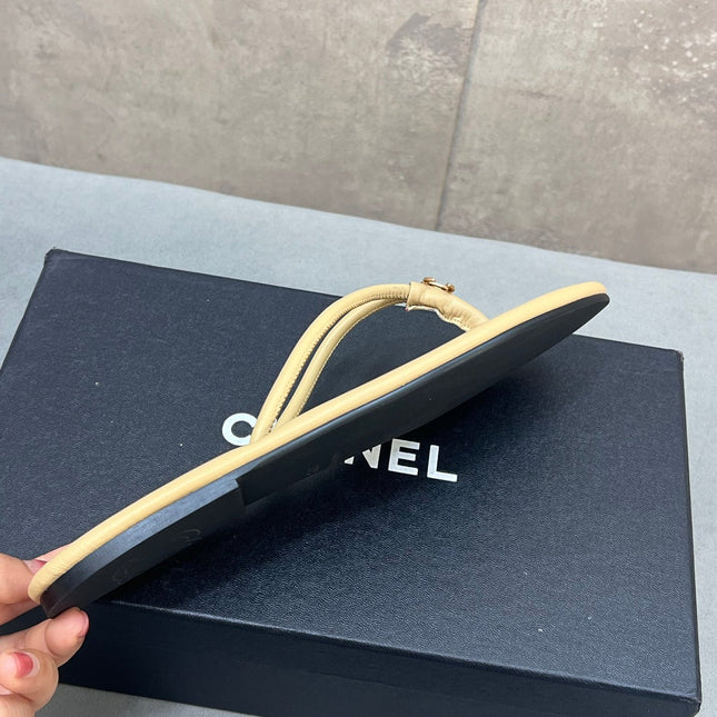 CHANEL 26S FLIP FLOPS IN BEIGE CALFSKIN CC LOGO