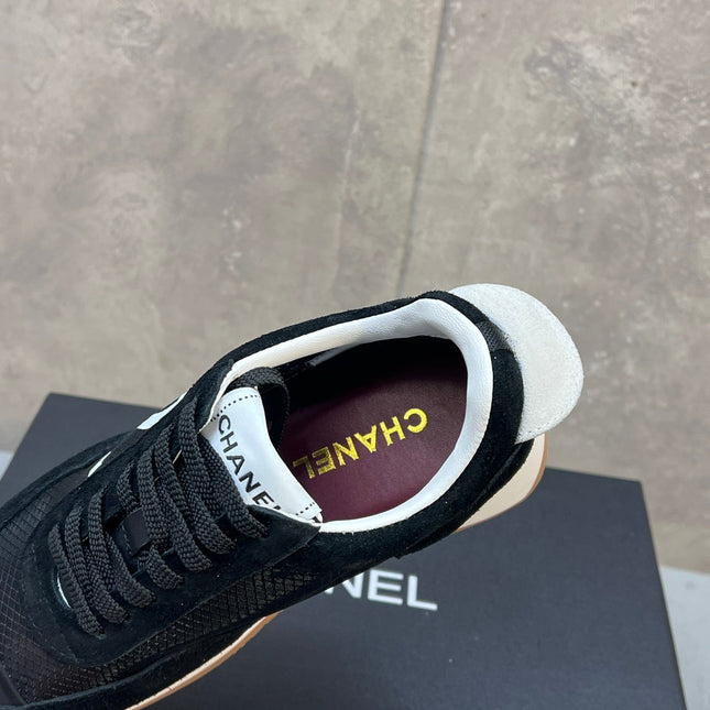CHANEL 26S RUNNING SNEAKERS IN BLACK SUEDE AND MESH CC LOGO
