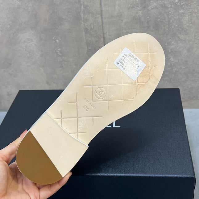 CHANEL 26S LOAFERS IN WHITE CANVAS WITH QUILTED FLAP & CHAIN CC LOGO