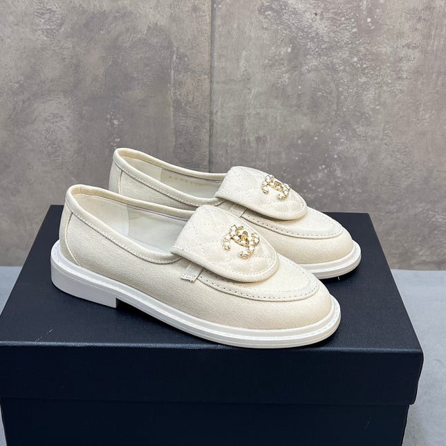 CHANEL 26S LOAFERS IN IVORY WHITE CANVAS WITH QUILTED FLAP & CHAIN CC LOGO