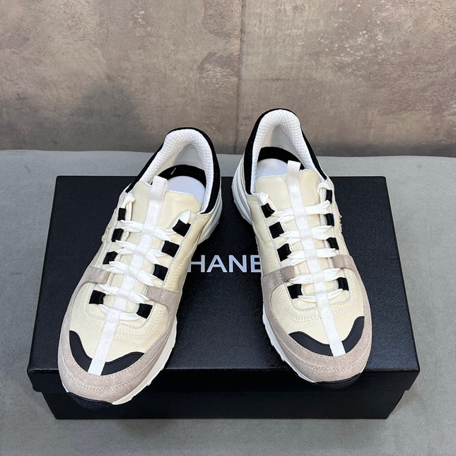 CHANEL 26S RUNNER CC LOGO SNEAKERS IN BEIGE AND GREY CALFSKIN