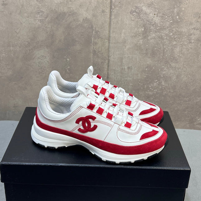 CHANEL 26S RUNNER CC LOGO SNEAKERS IN WHITE AND RED CALFSKIN