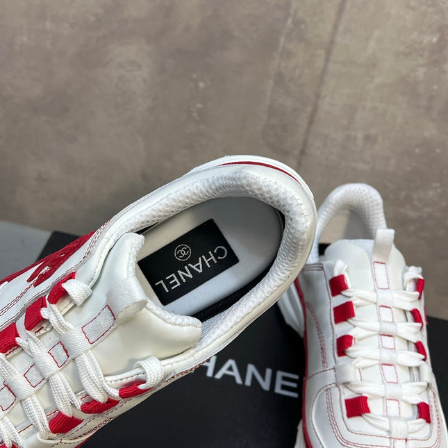 CHANEL 26S RUNNER CC LOGO SNEAKERS IN WHITE AND RED CALFSKIN