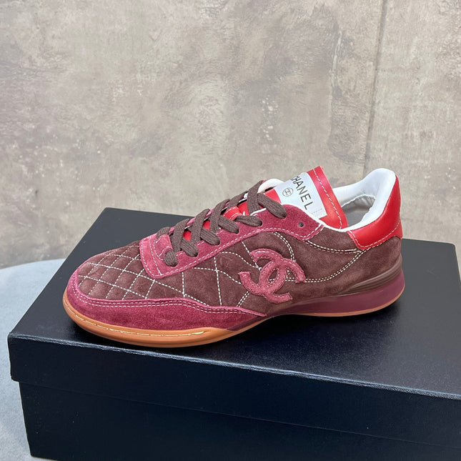 CHANEL 26S SNEAKERS IN DARK BROWN AND BURGUNDY RED SUEDE QUILTED CC LOGO