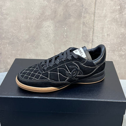 CHANEL 26S SNEAKERS IN BLACK SUEDE QUILTED CC LOGO